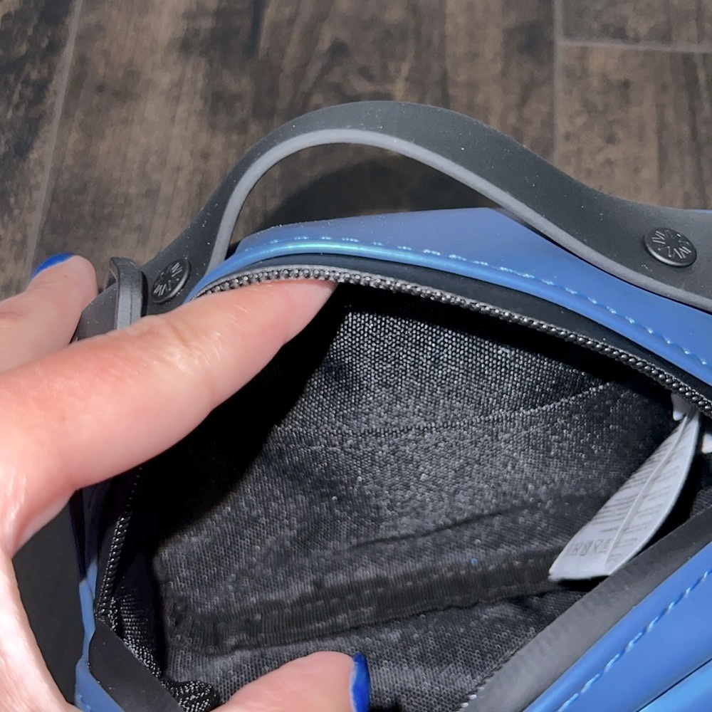 NEW Rains Micro Box Bag - Laser - Picture 7 of 9
